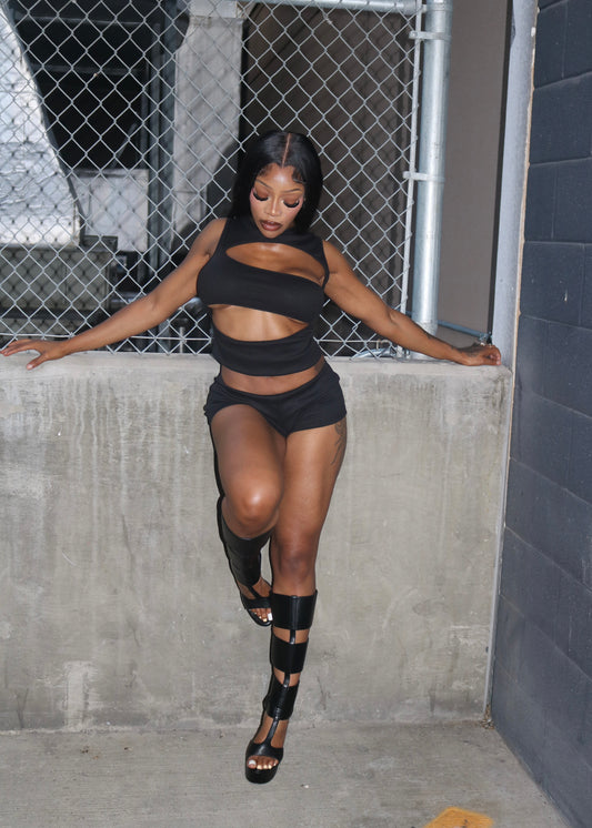 BLACK CUT-OUT SET